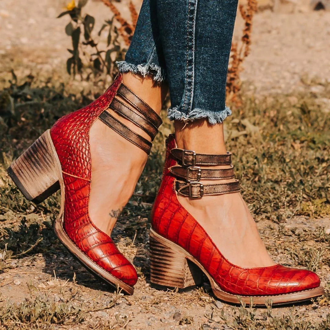 Izzy | Leather Pumps