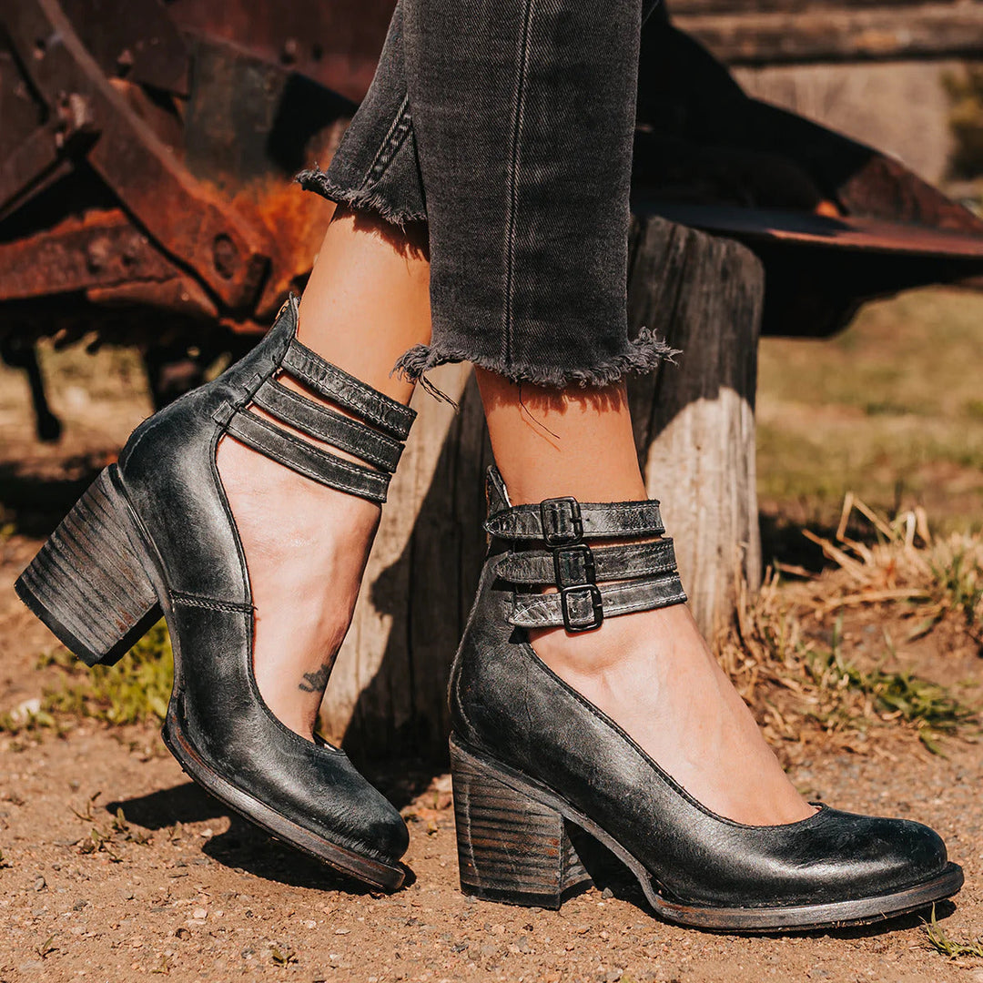 Izzy | Leather Pumps