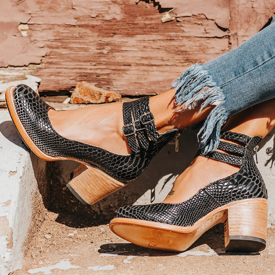 Izzy | Leather Pumps