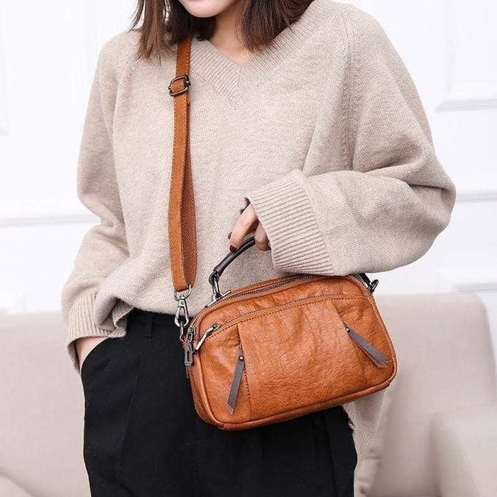 Daisy | Compact and Versatile Bag in Golden Cognac Hue