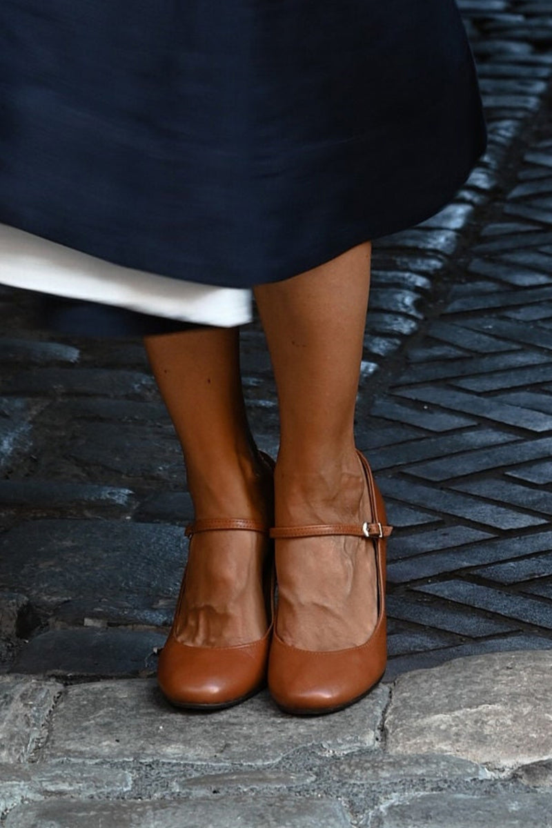 Bravina | Everyday Sandals with Straps and Small Heel