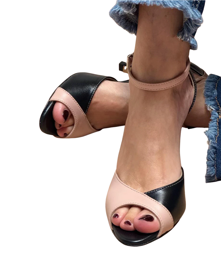 Noirella | Pumps with Mid Heel and Ankle Strap