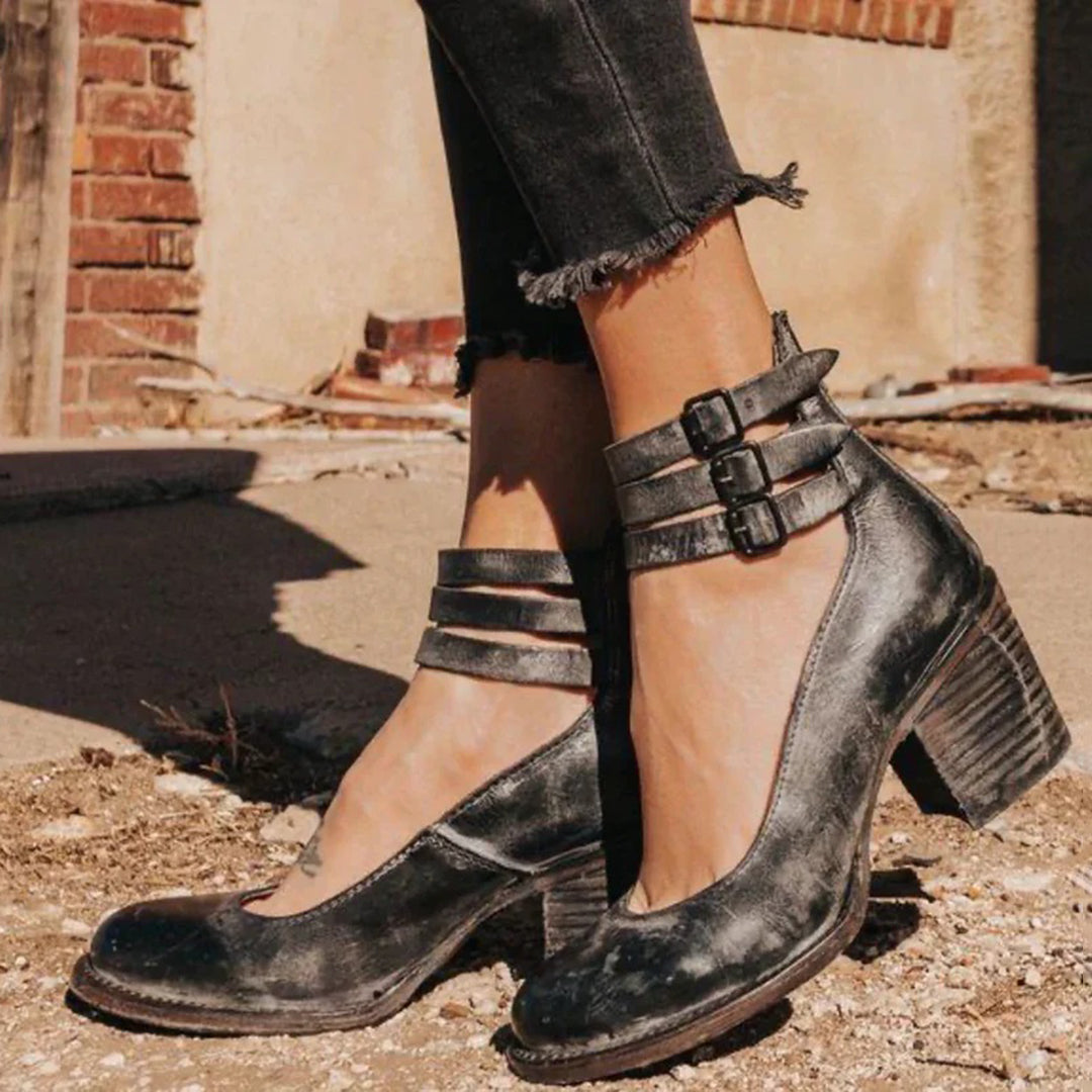 Izzy | Leather Pumps