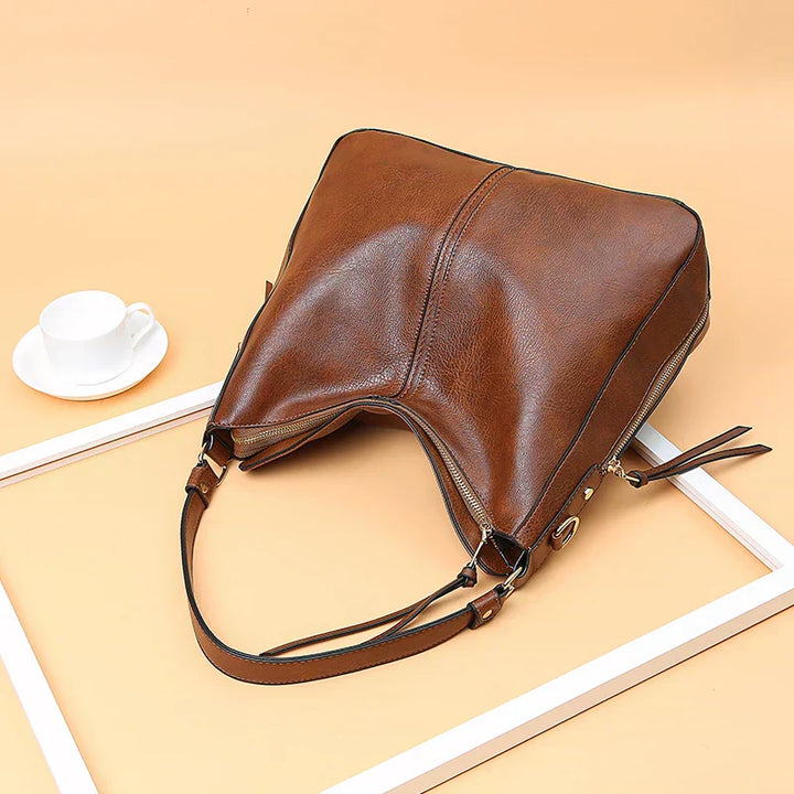 Bonnie | Chic and roomy everyday bag in timeless black