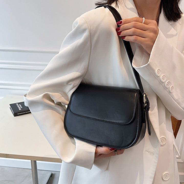 Layla | Chic Shoulder Bag in Subtle Nude Hue