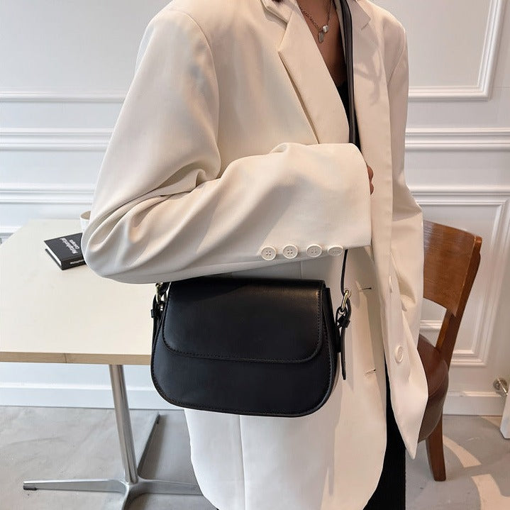 Layla | Chic Shoulder Bag in Subtle Nude Hue