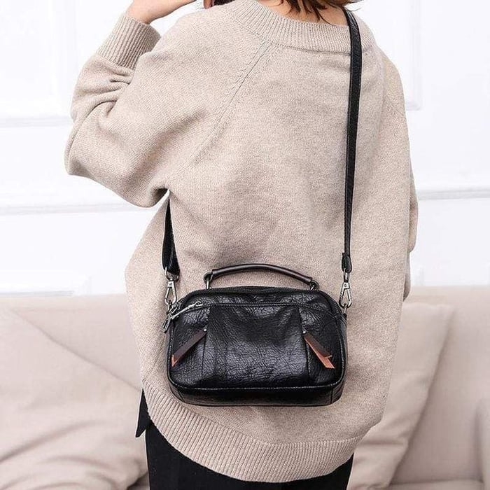 Daisy | Compact and Versatile Bag in Golden Cognac Hue